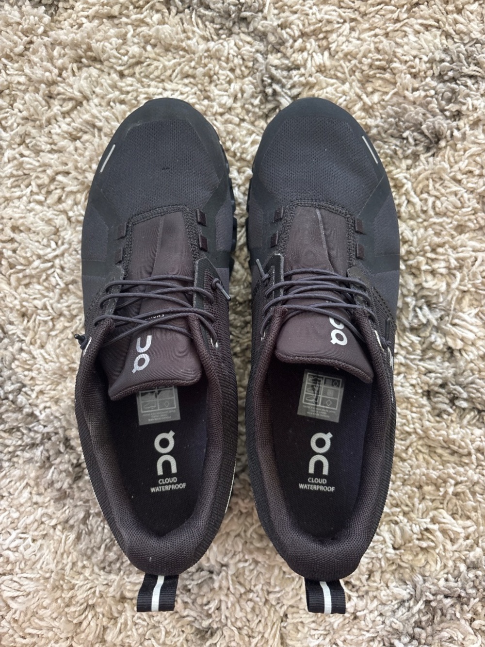 On Cloud 5 Waterproof Sneakers - Picture 2 of 3
